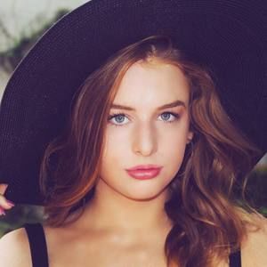 Meet your Posher, Julia